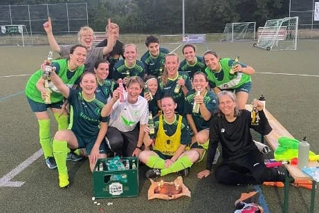 Beitrag Meisterliche Frauen Kroenen Saison